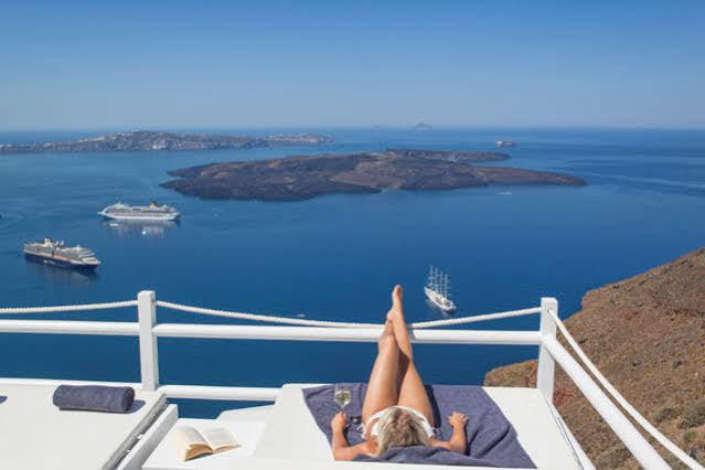On The Rocks Santorini Imerovigli (Santorini)