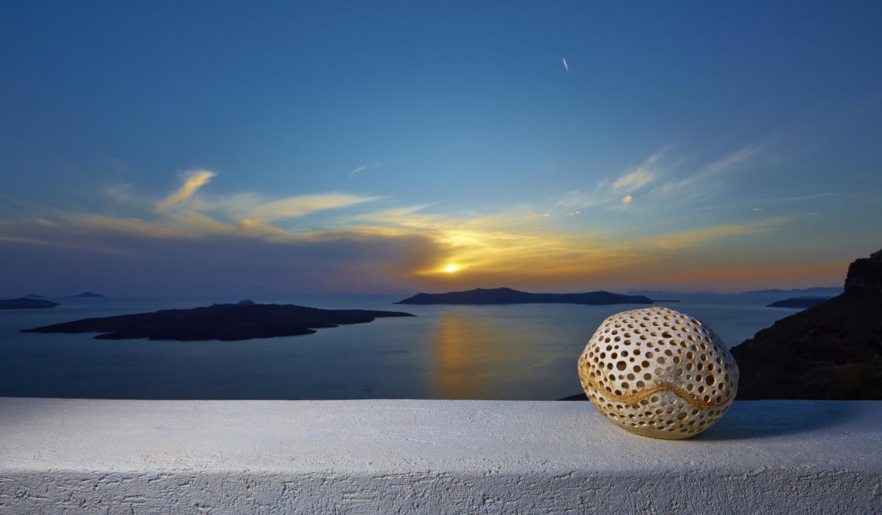 On The Cliff Hotel Fira (Santorini)