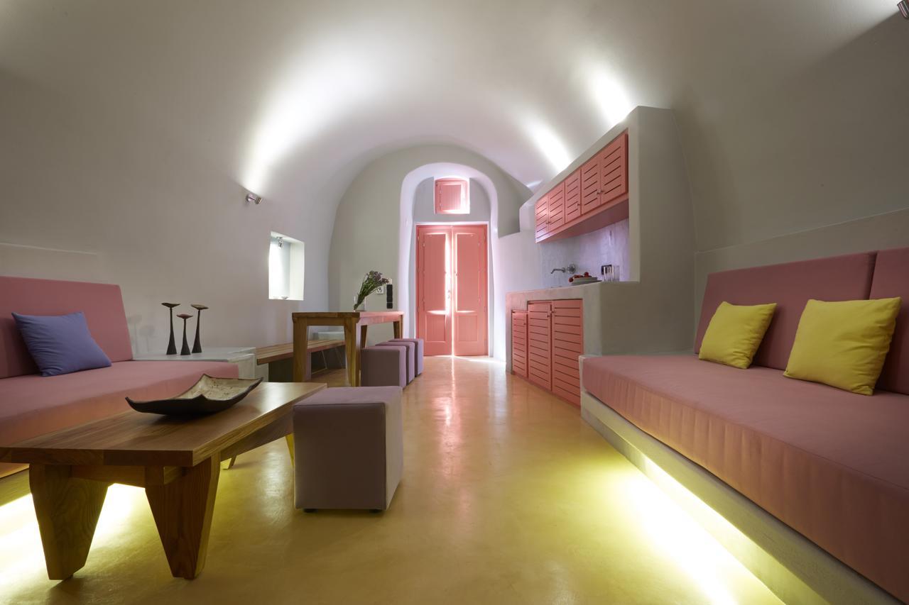 On The Cliff 4* Fira (Santorini)