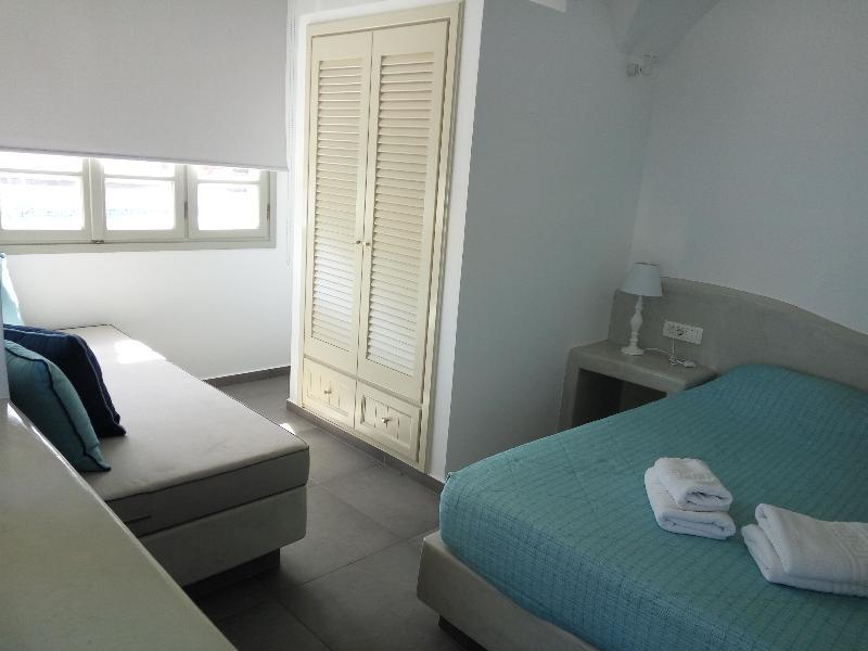 B Apartment Fira (Santorini)