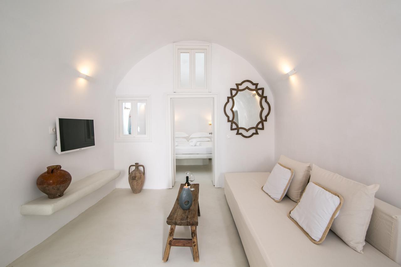 Morfi Cave House * Oia (Santorini)