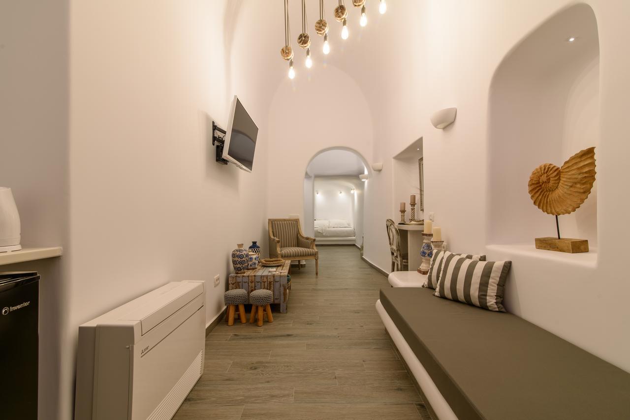 Angel Luxury 3* Fira (Santorini)