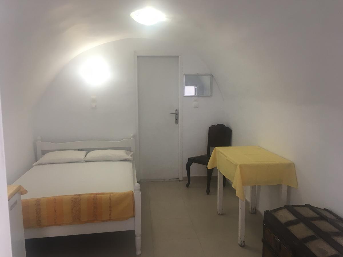 Marcos 3* Oia (Santorini)