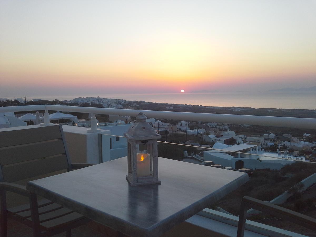 Kiklamino Sunset Oía