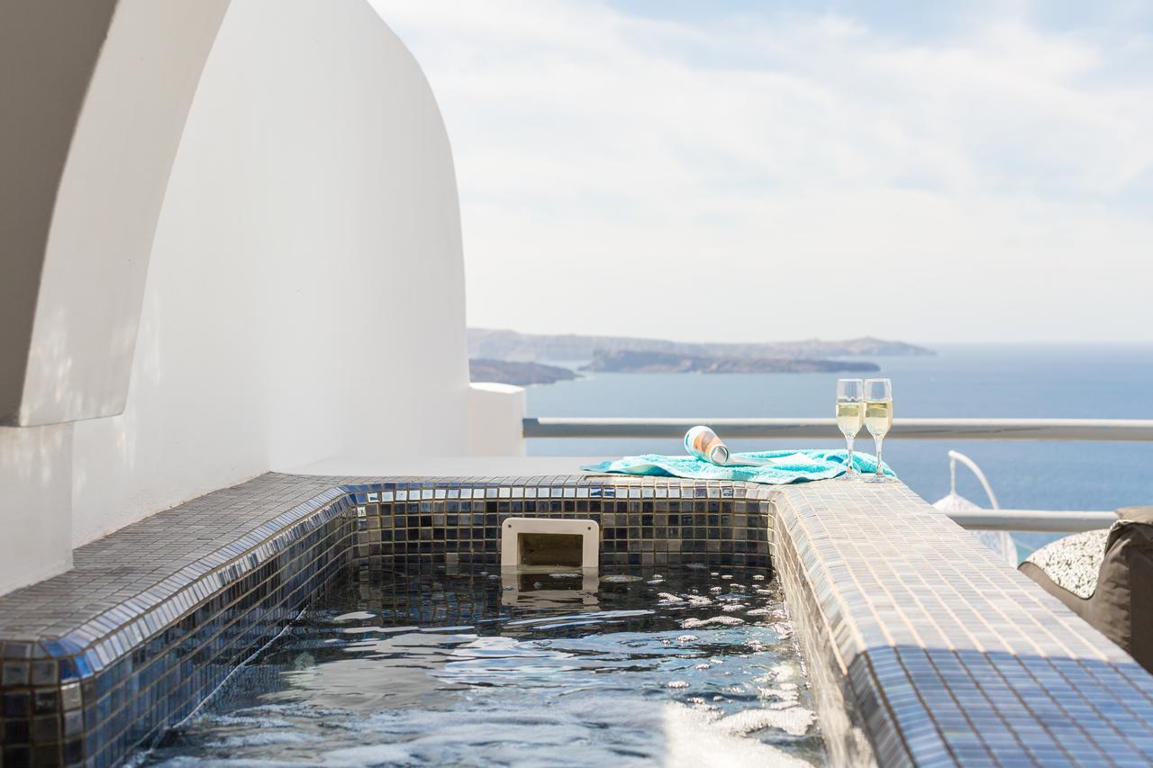Hotel Oia Suites 3*