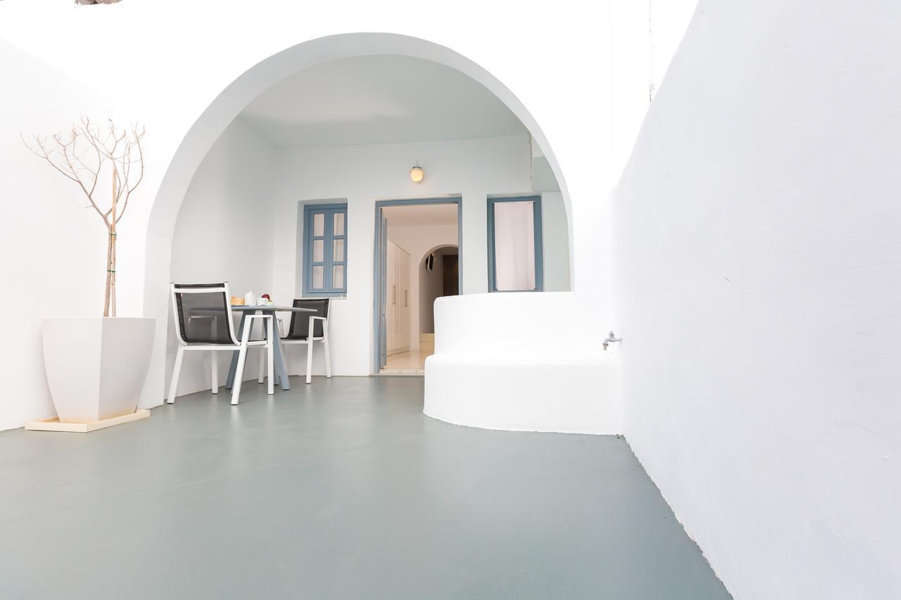 Oia Suites