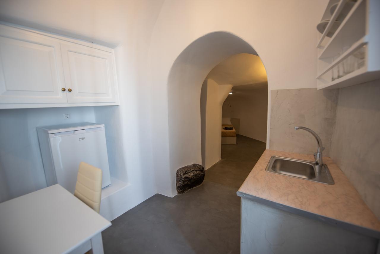 Caves 1880 Apartment Oia (Santorini)