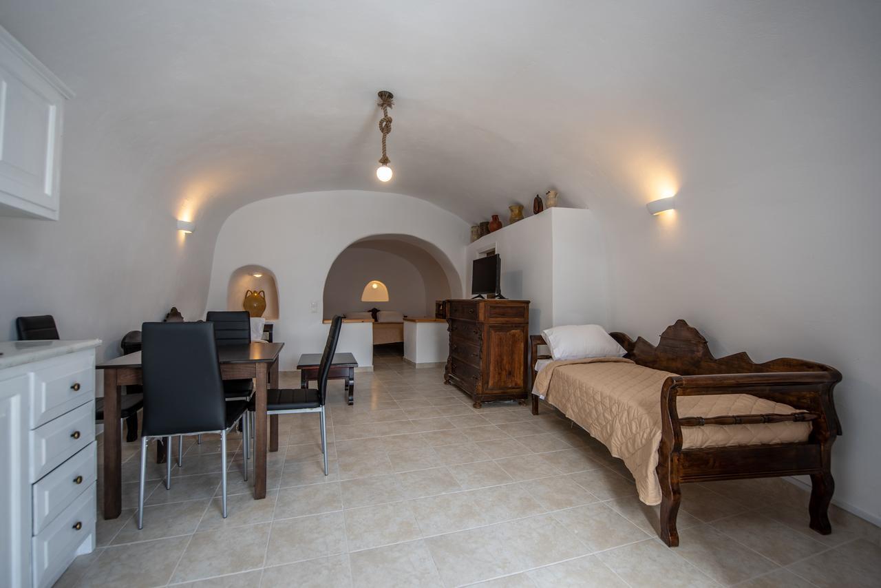 Apartment Caves 1880 Oia (Santorini)