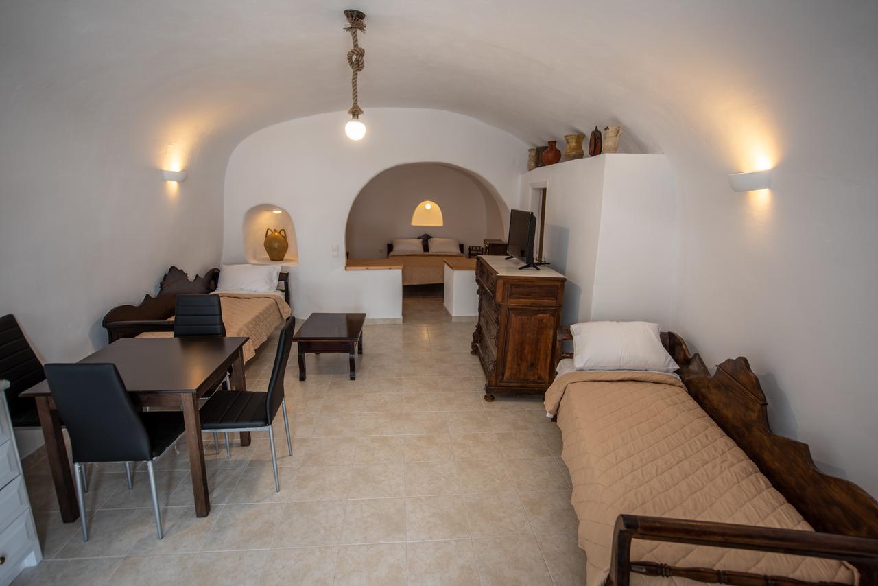 Apartment Caves 1880 Oia (Santorini)