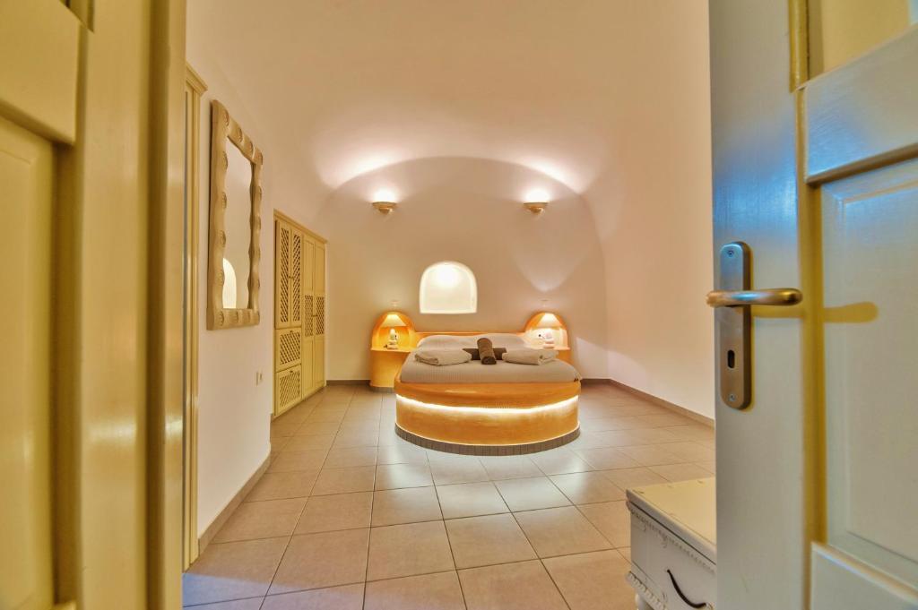Chroma Apartment Oia (Santorini)