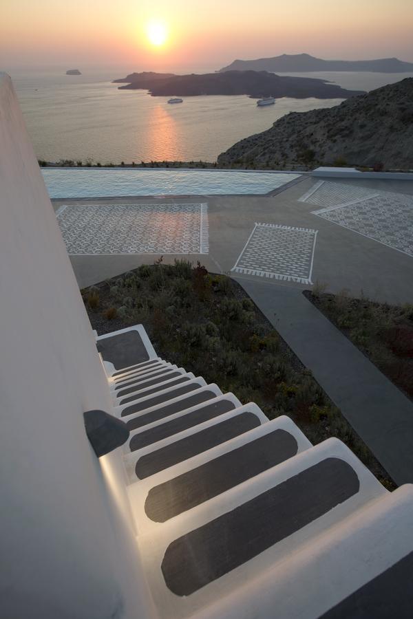 Erosantorini Estate Resort