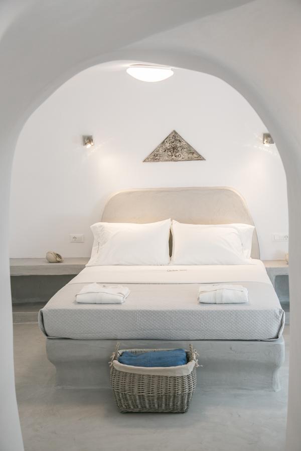 Omikron By Theodora Suites * Oía