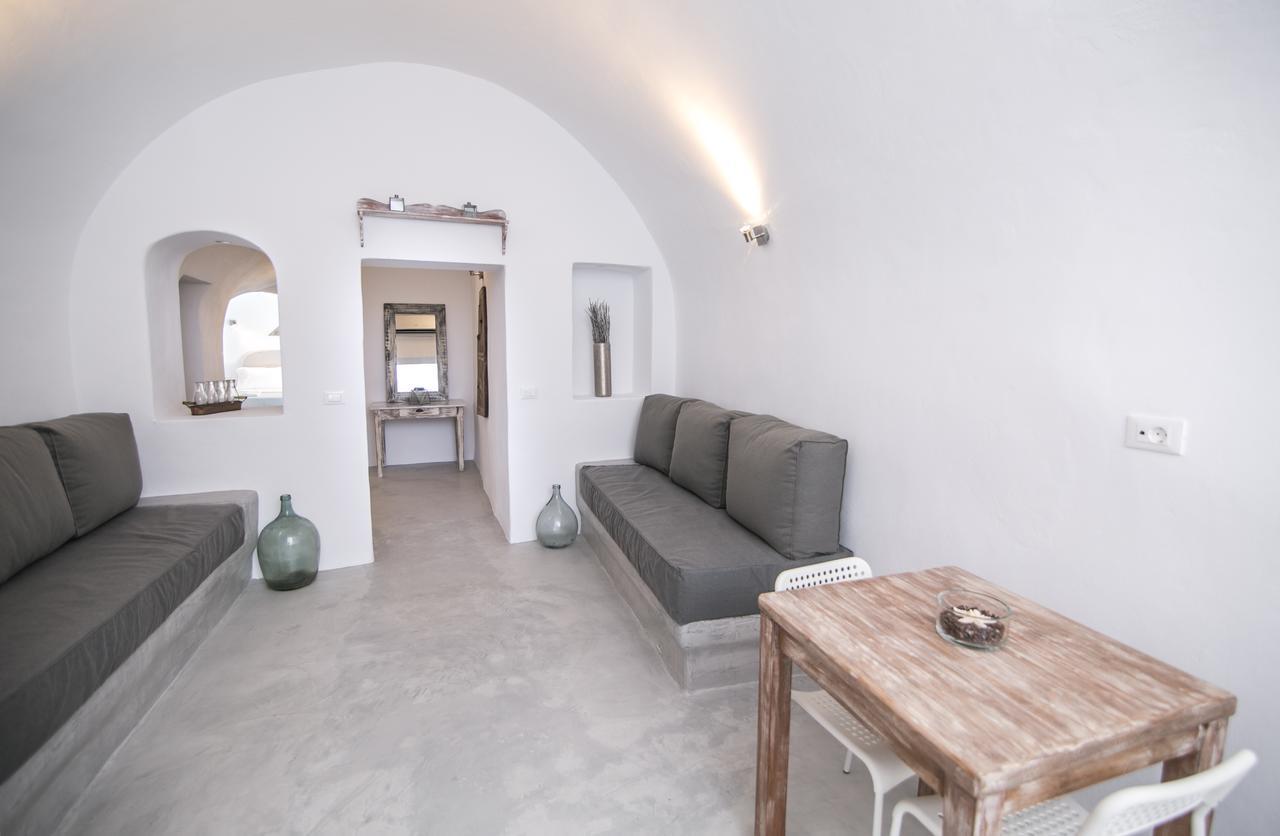 Omikron By Theodora Suites *