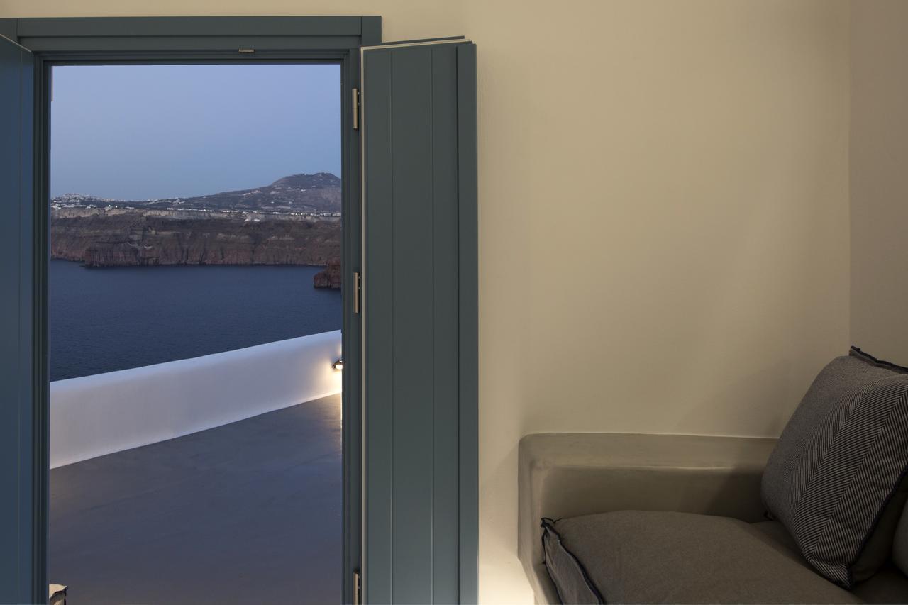 Akrotiri Cove Villa *