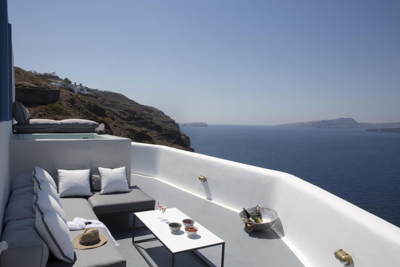 Akrotiri Cove Villa *