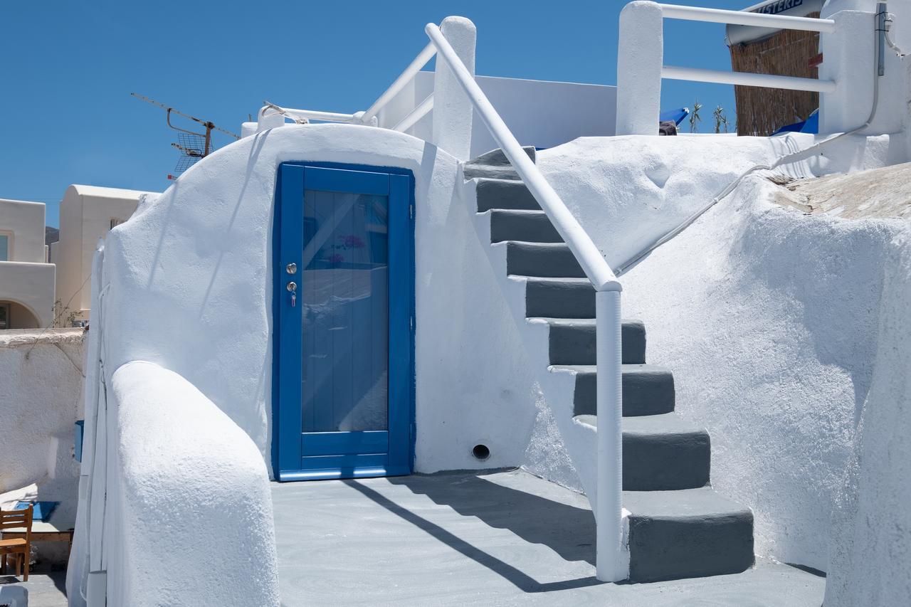 Ambience Cave * Oia (Santorini)