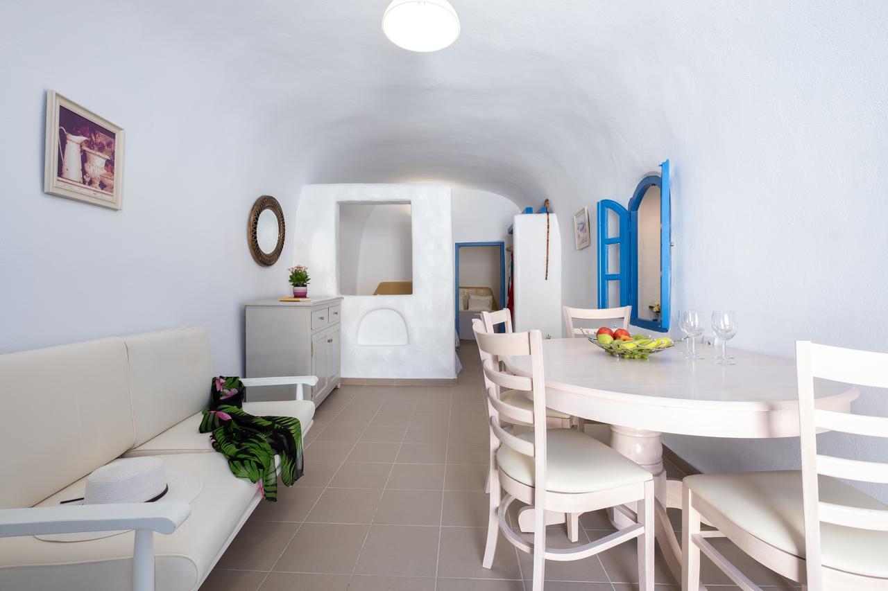 Ambience Cave Villa Oia (Santorini)