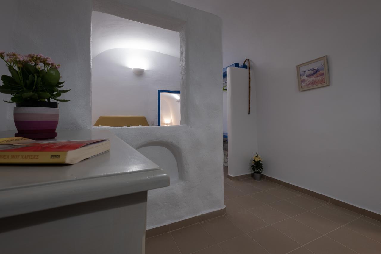 Ambience Cave Villa Oia (Santorini)