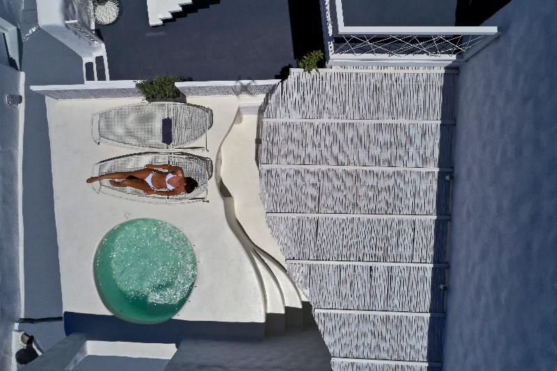 Limestone Hotel Fira (Santorini)