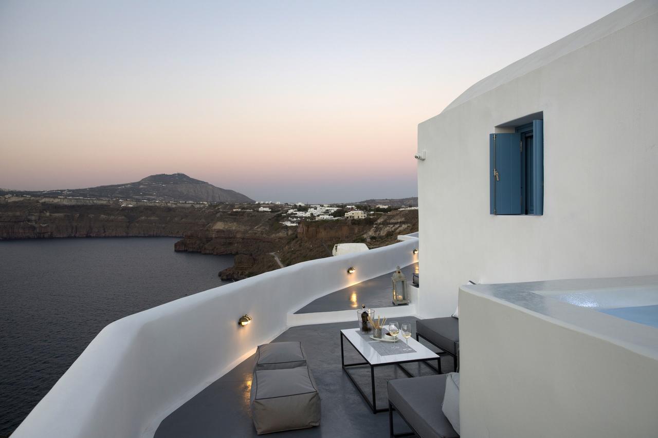 Akrotiri Cove Villa *