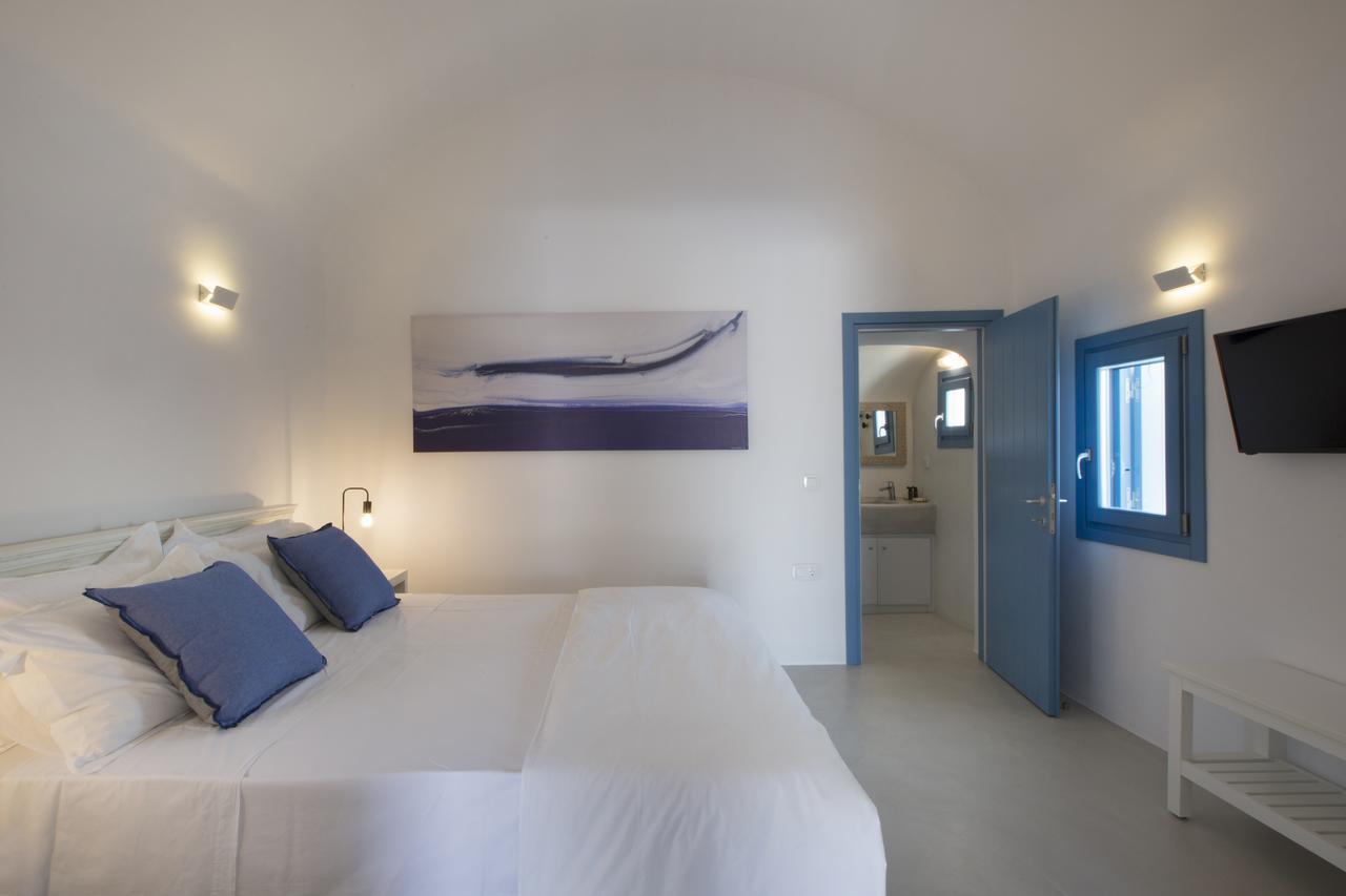 Akrotiri Cove Villa