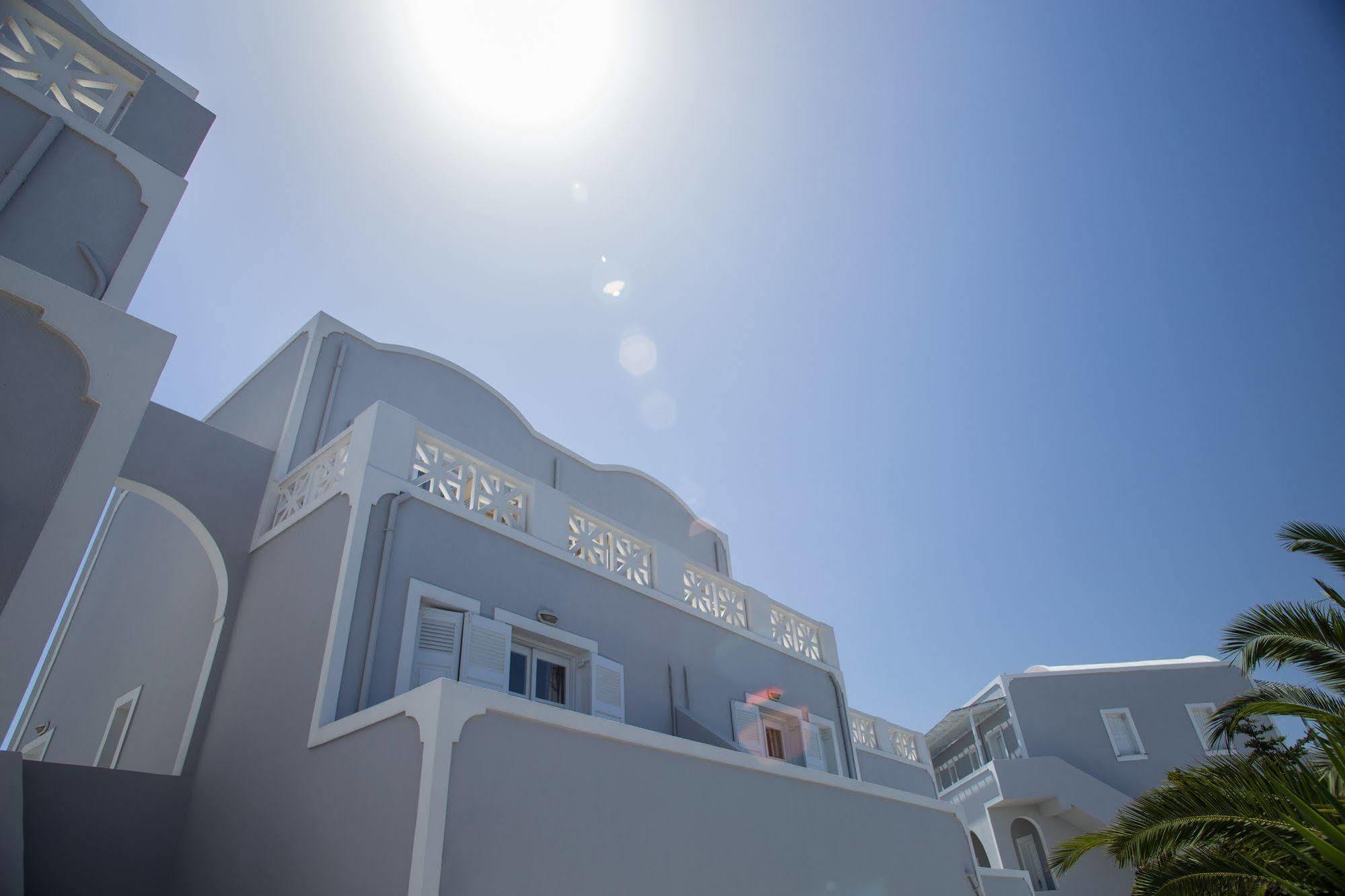 Maistros Village 5* Karterados (Santorini)