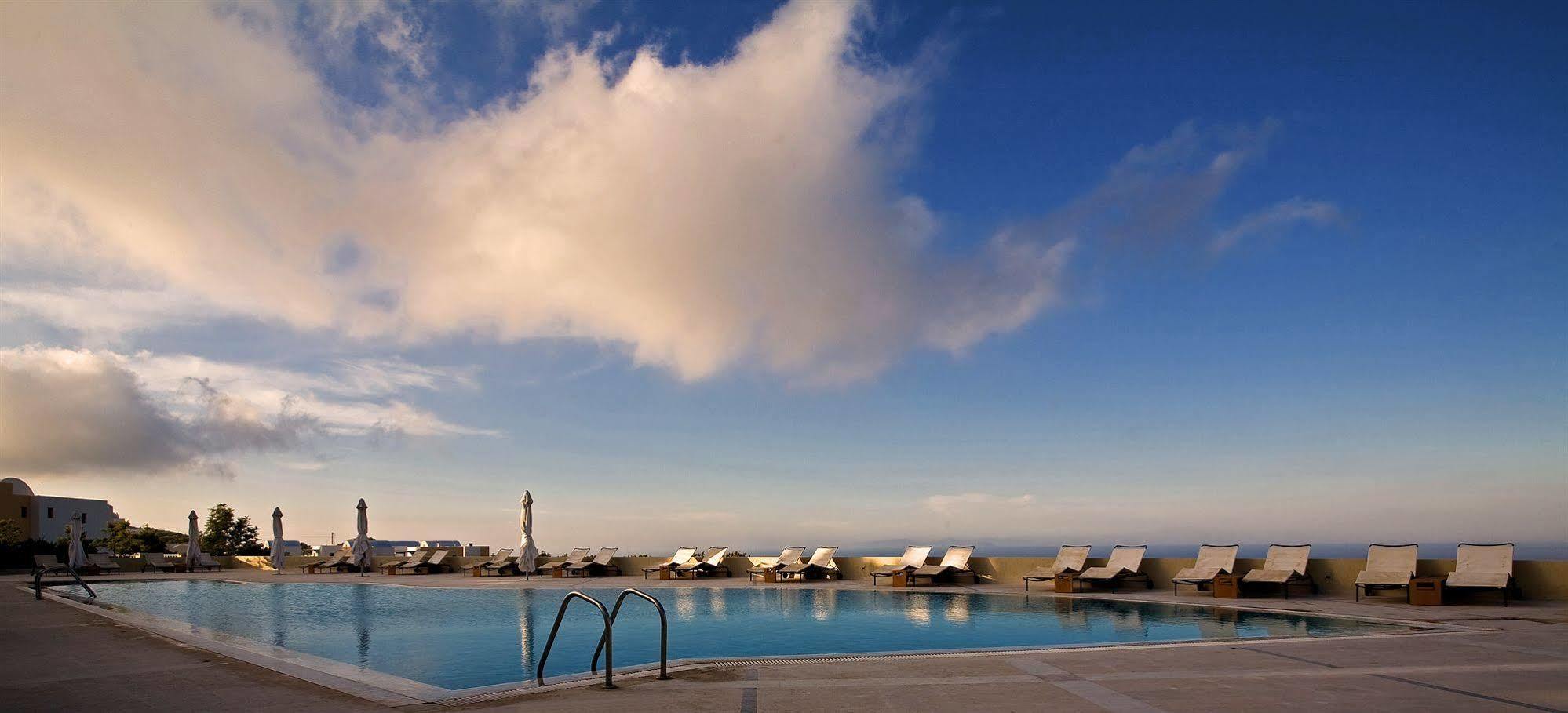 The Majestic 5* Fira (Santorini)