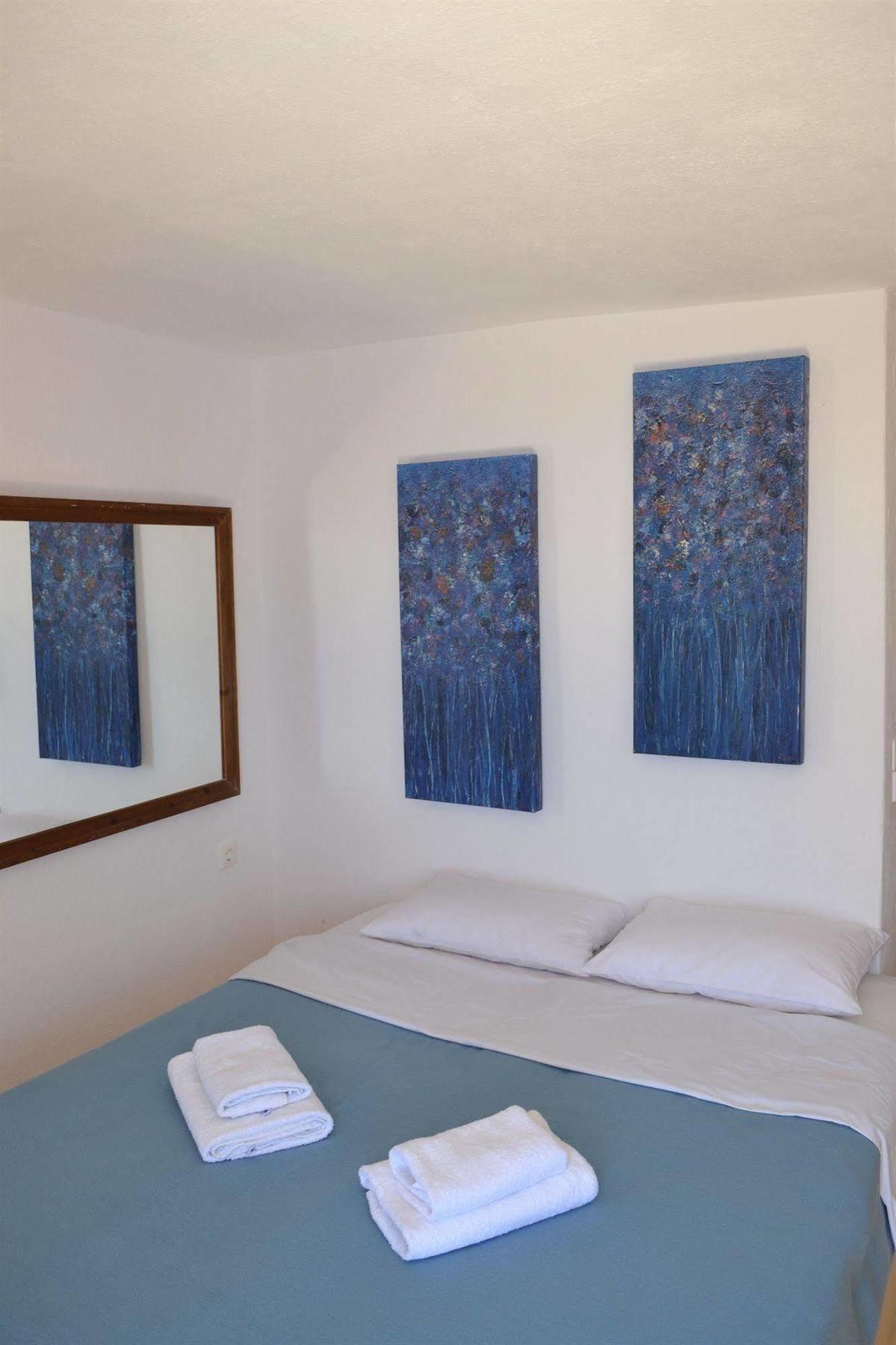 Finesse 3* Oia (Santorini)