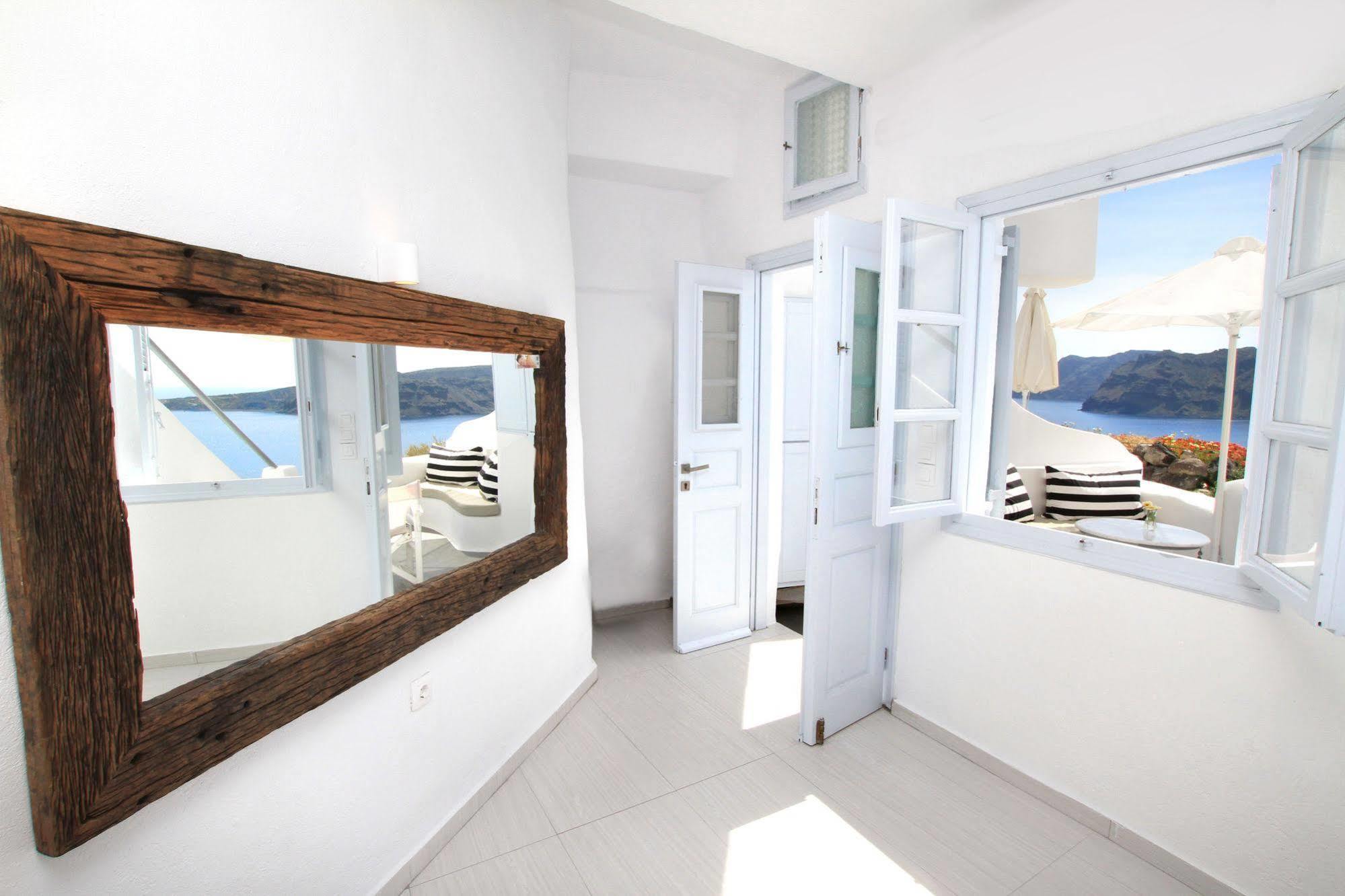 Finesse Oia (Santorini)