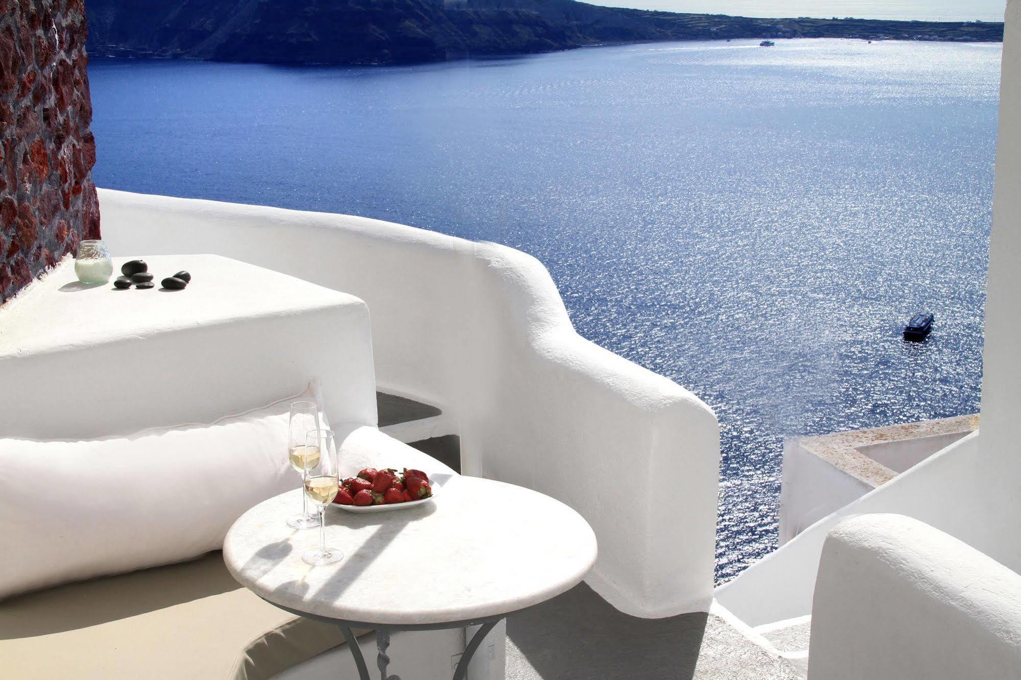 Finesse Oia (Santorini)