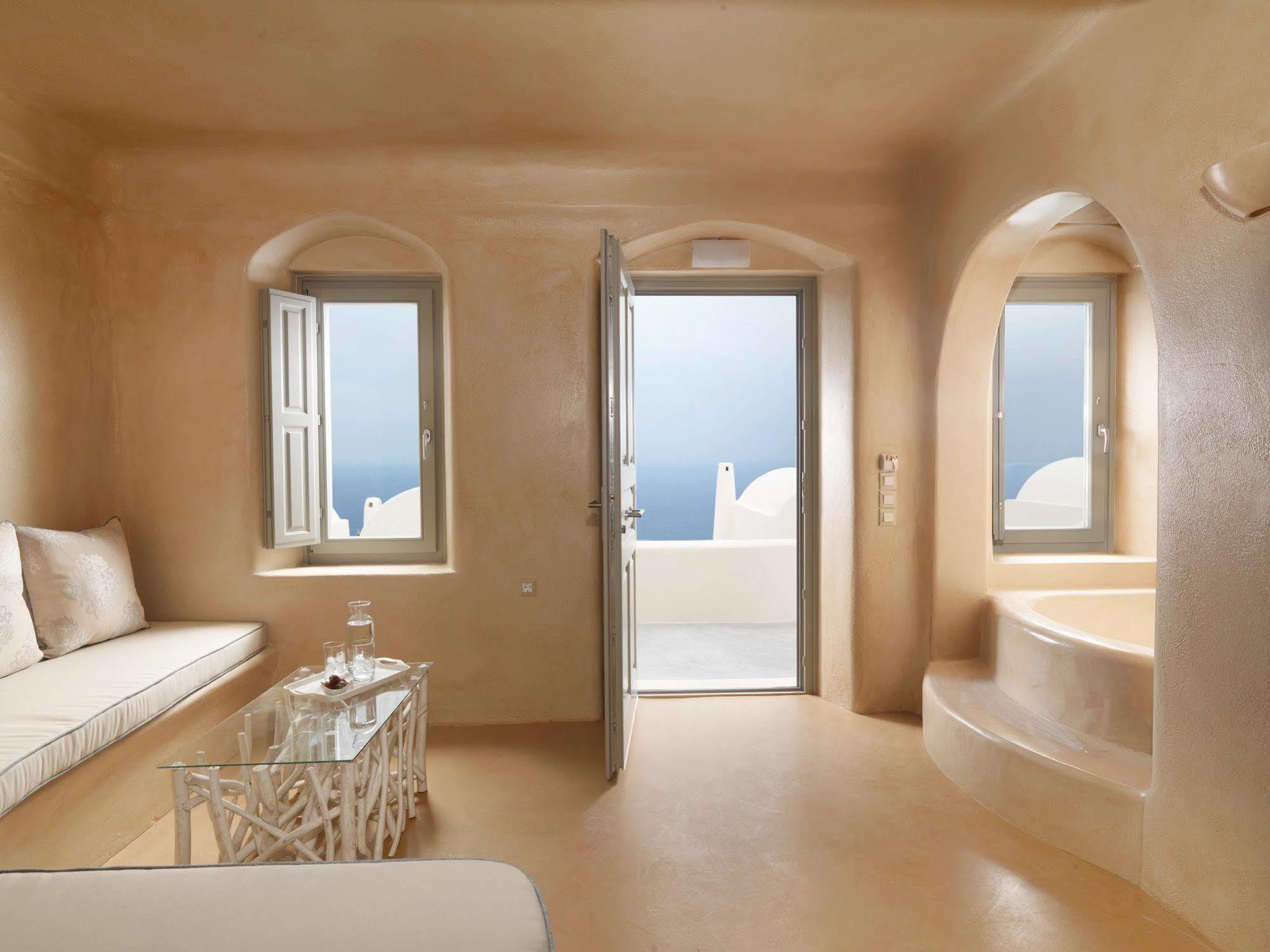 Dome Santorini Hotel 4*