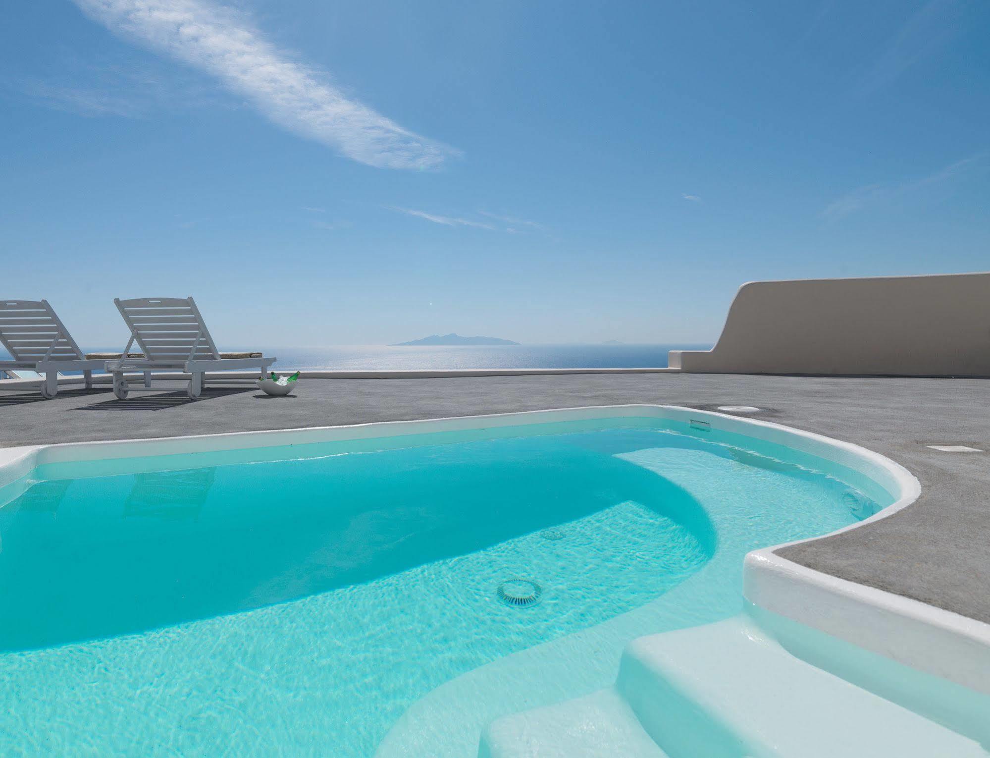 Hotel Dome Santorini 4*
