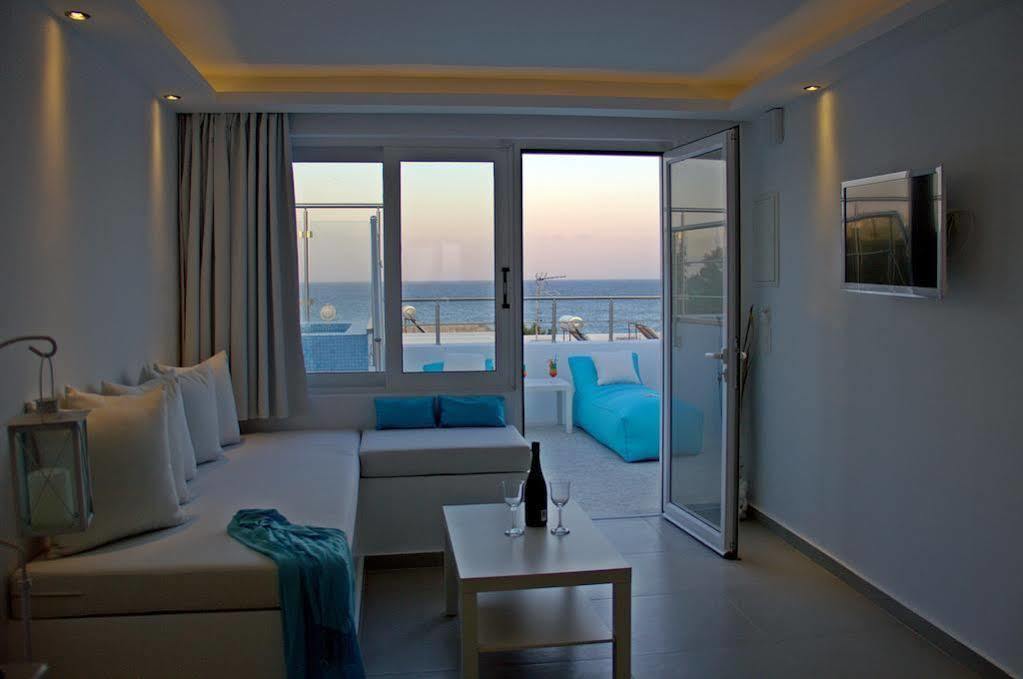 Argiris Kamari (Santorini)