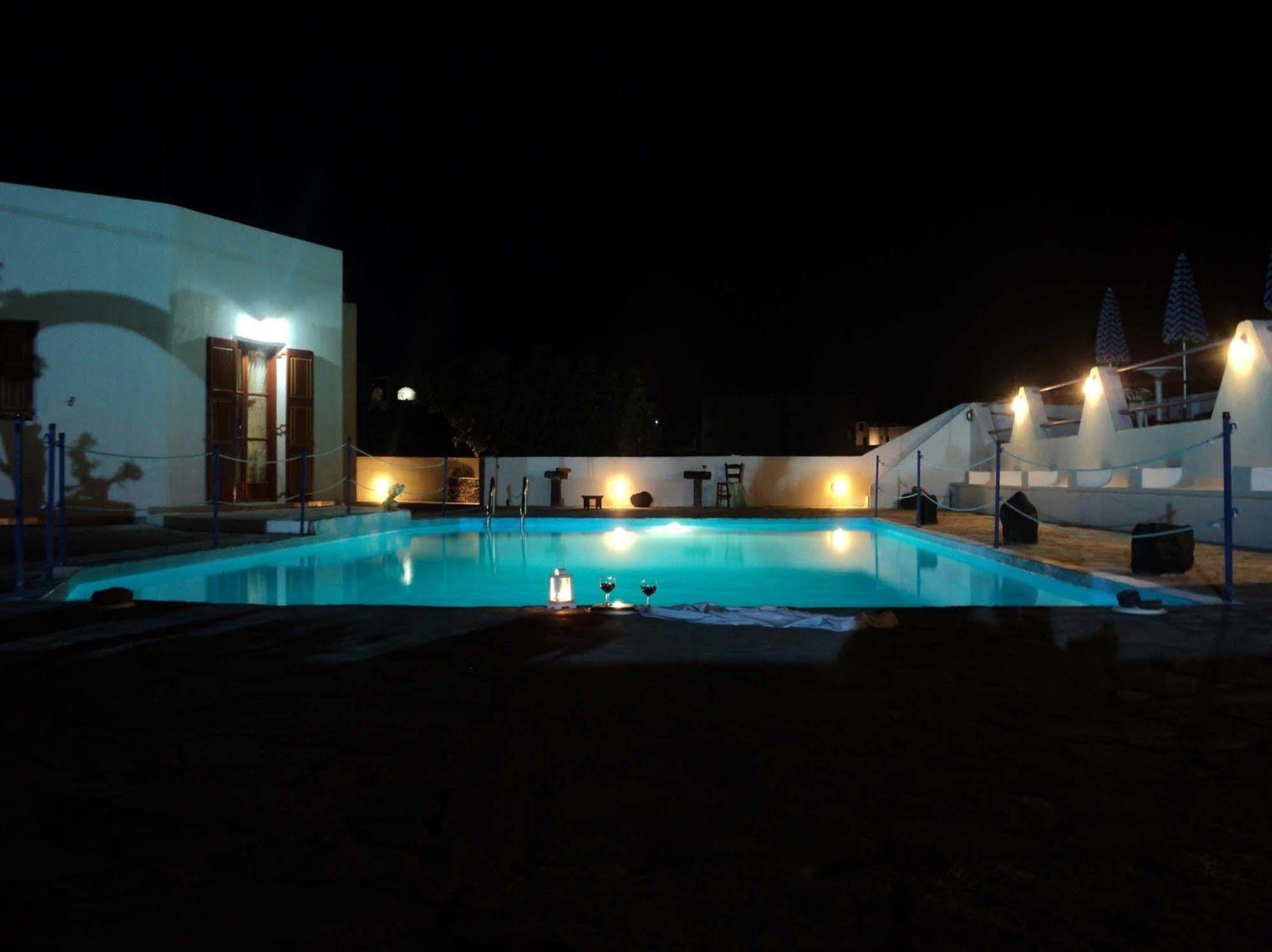 Adamastos Akrotiri (Santorini)