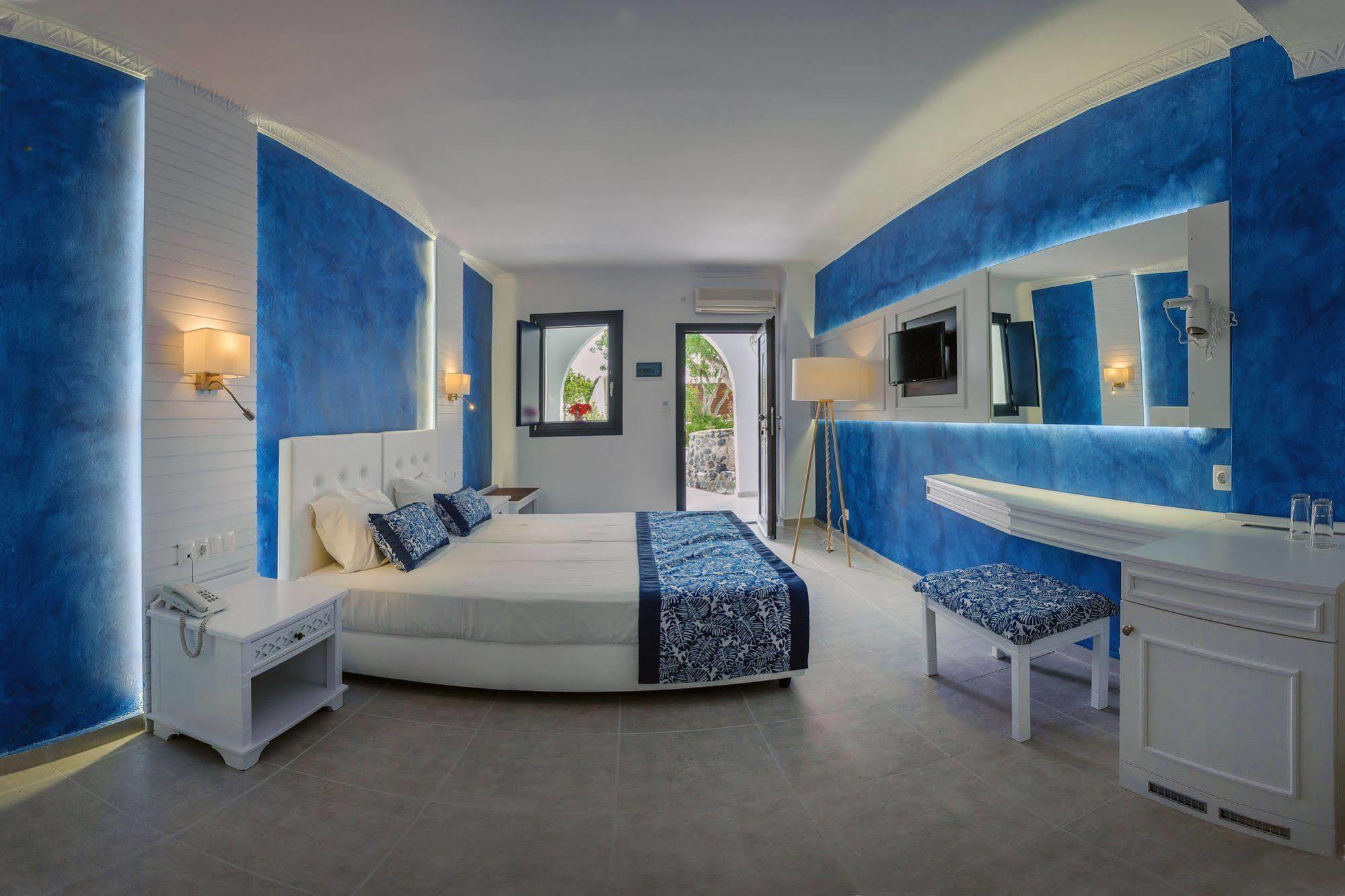 Rivari Santorini 3* Kamári