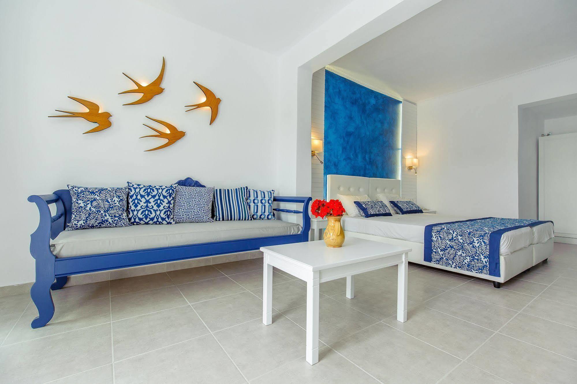 Rivari Santorini