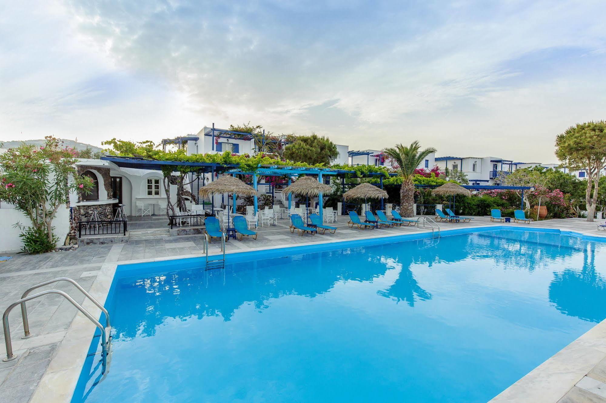 Hotel Rivari Santorini 3*