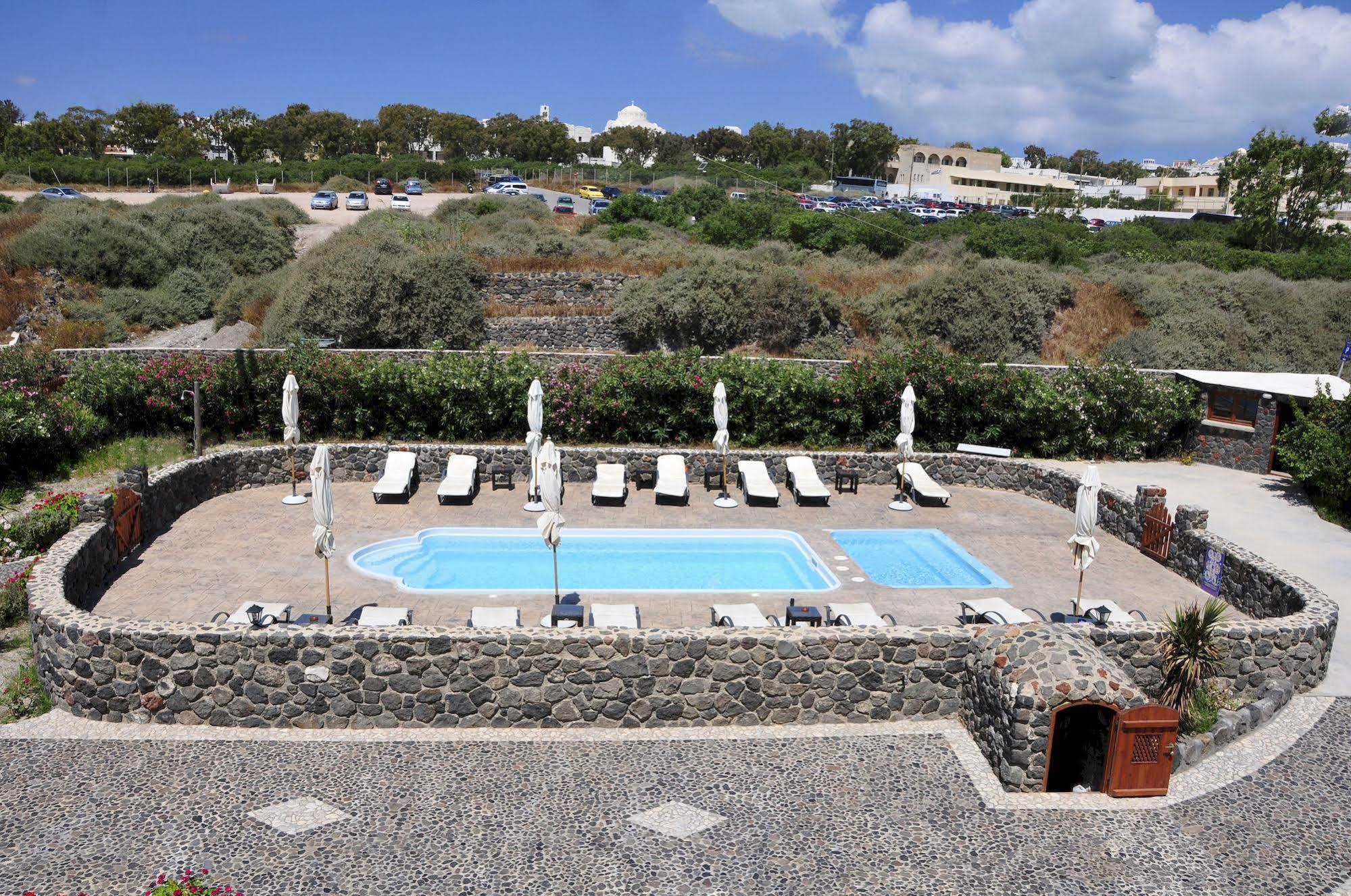 Anessis 3* Fira (Santorini)