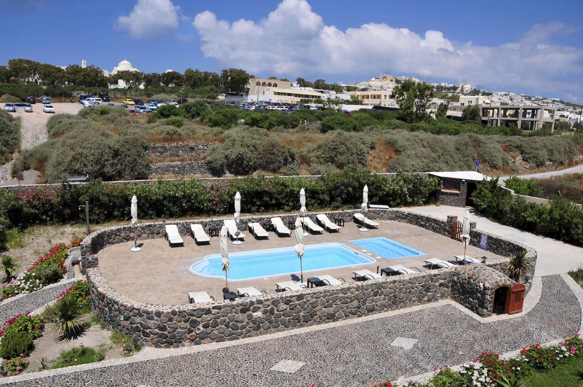 Anessis 3* Fira (Santorini)