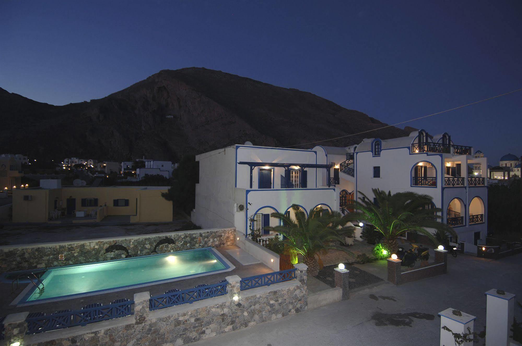 Aretousa 3* Perissa (Santorini)
