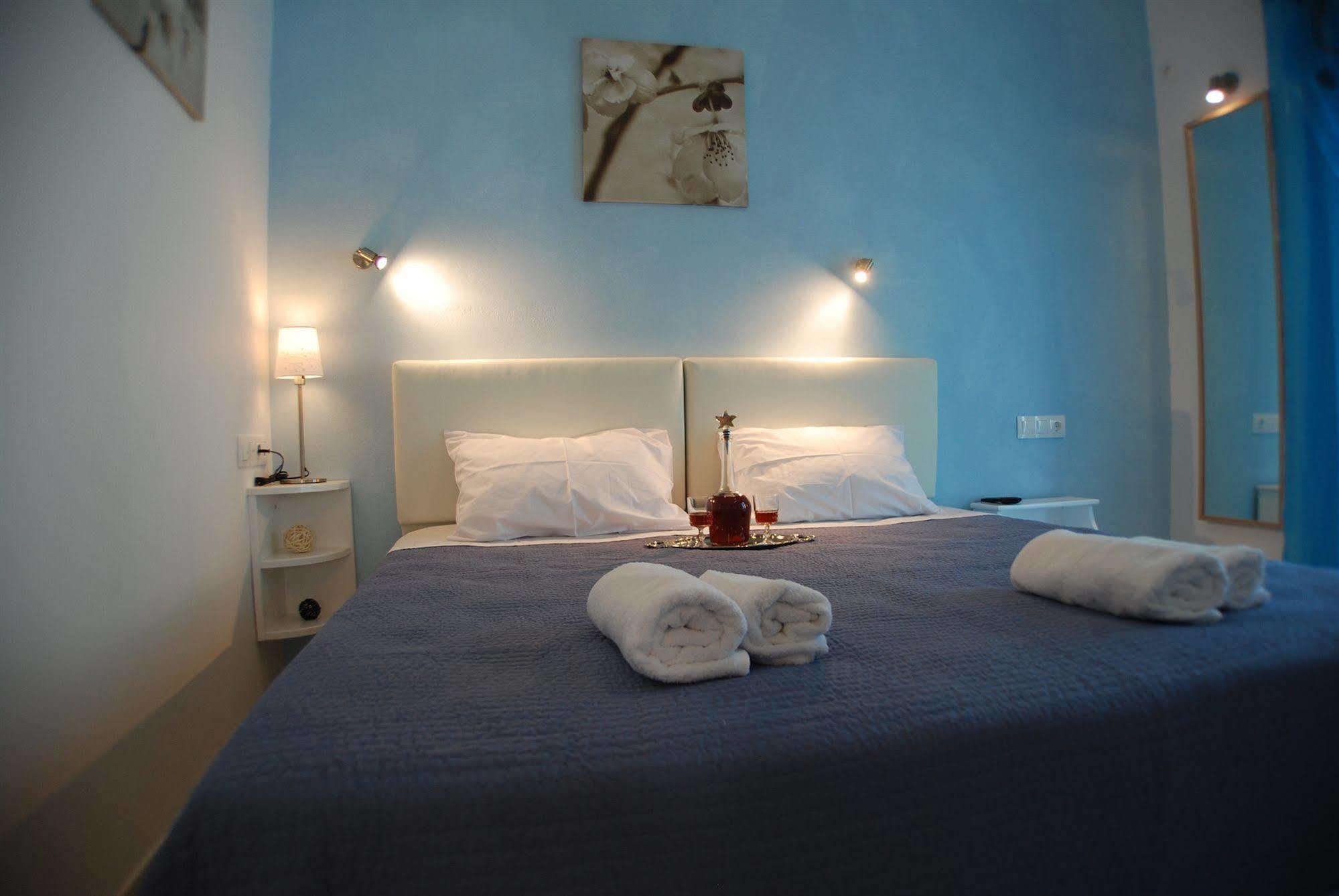 Aretousa Perissa (Santorini)