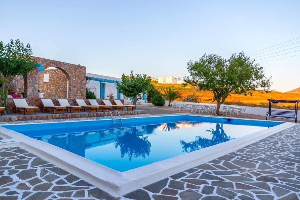 Hotel Zorbas Santorini 3*
