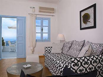 Hotel Manos Small World 3*