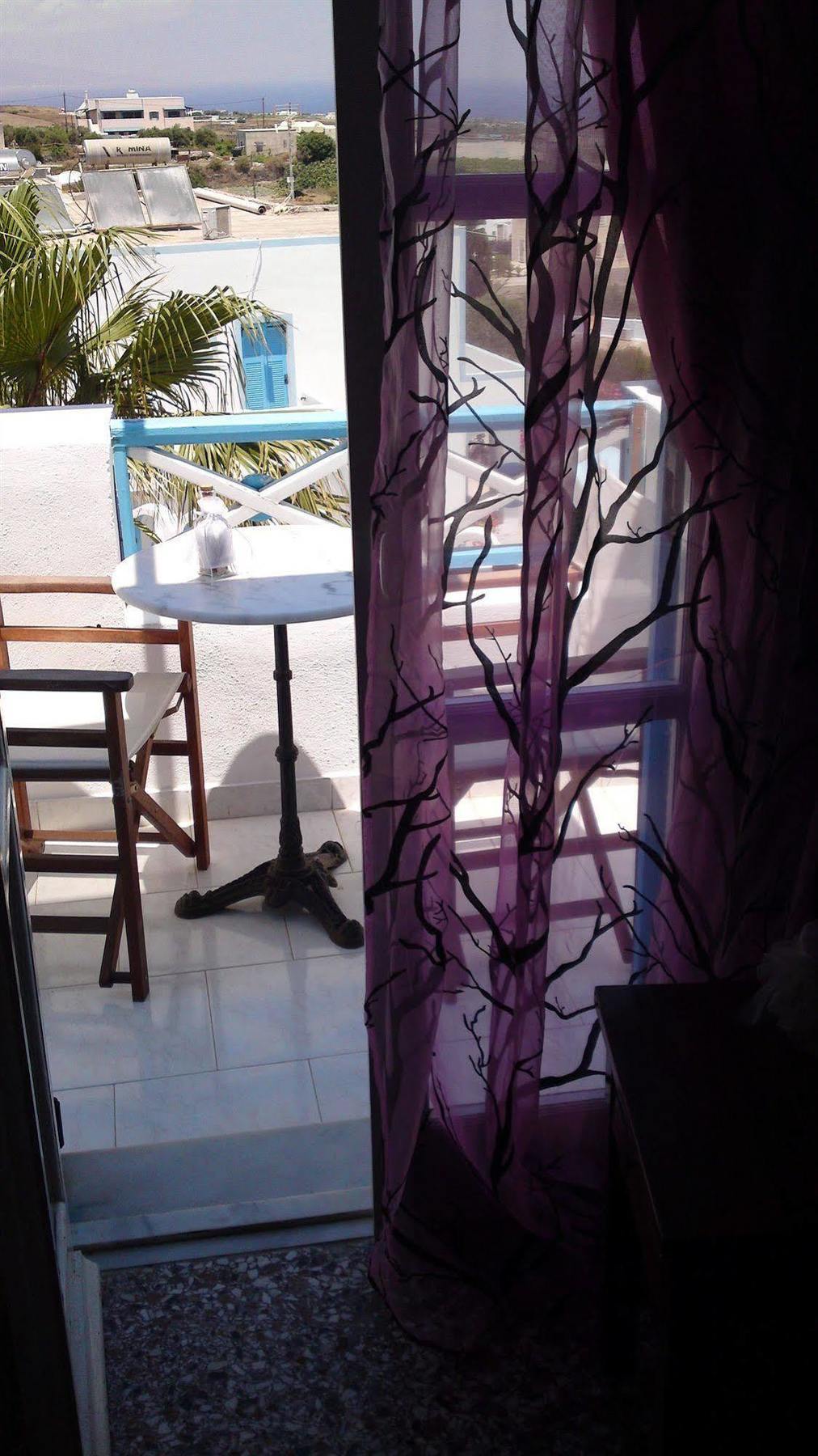 Guest house Livadaros Karterados (Santorini)