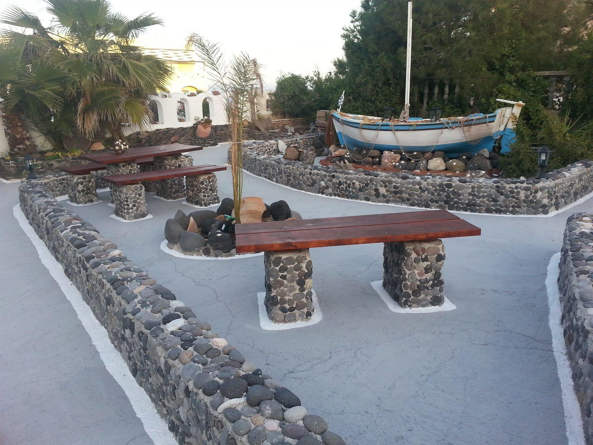 Livadaros Guest house Karterados (Santorini)