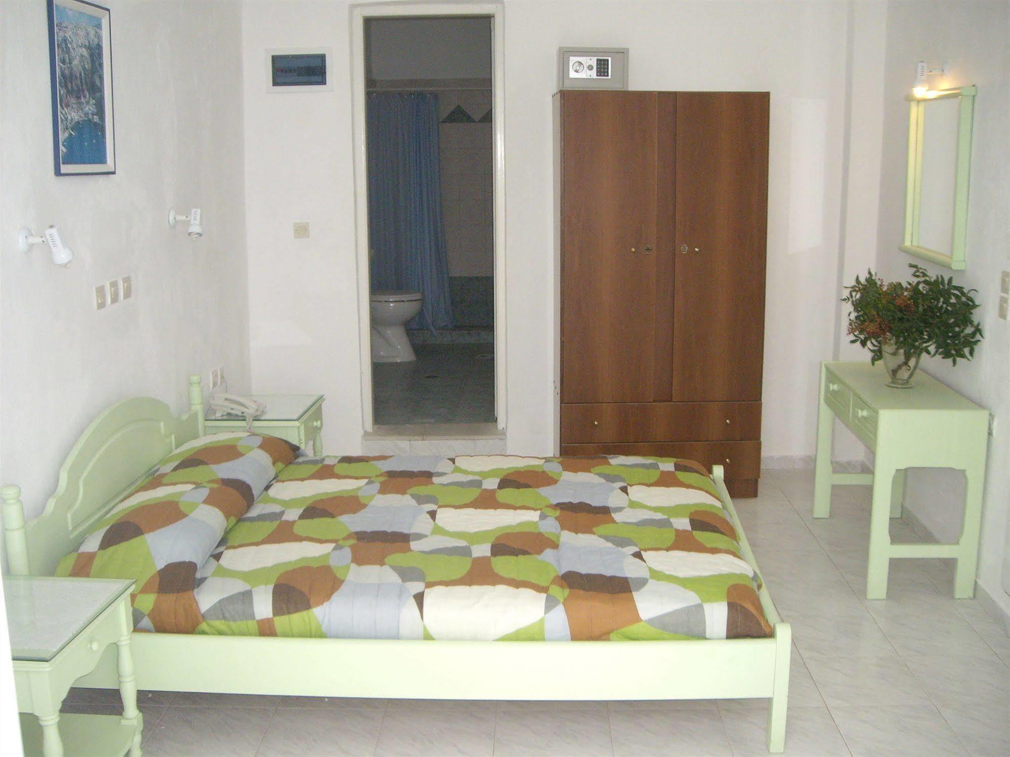 Poseidon Hotel 2*