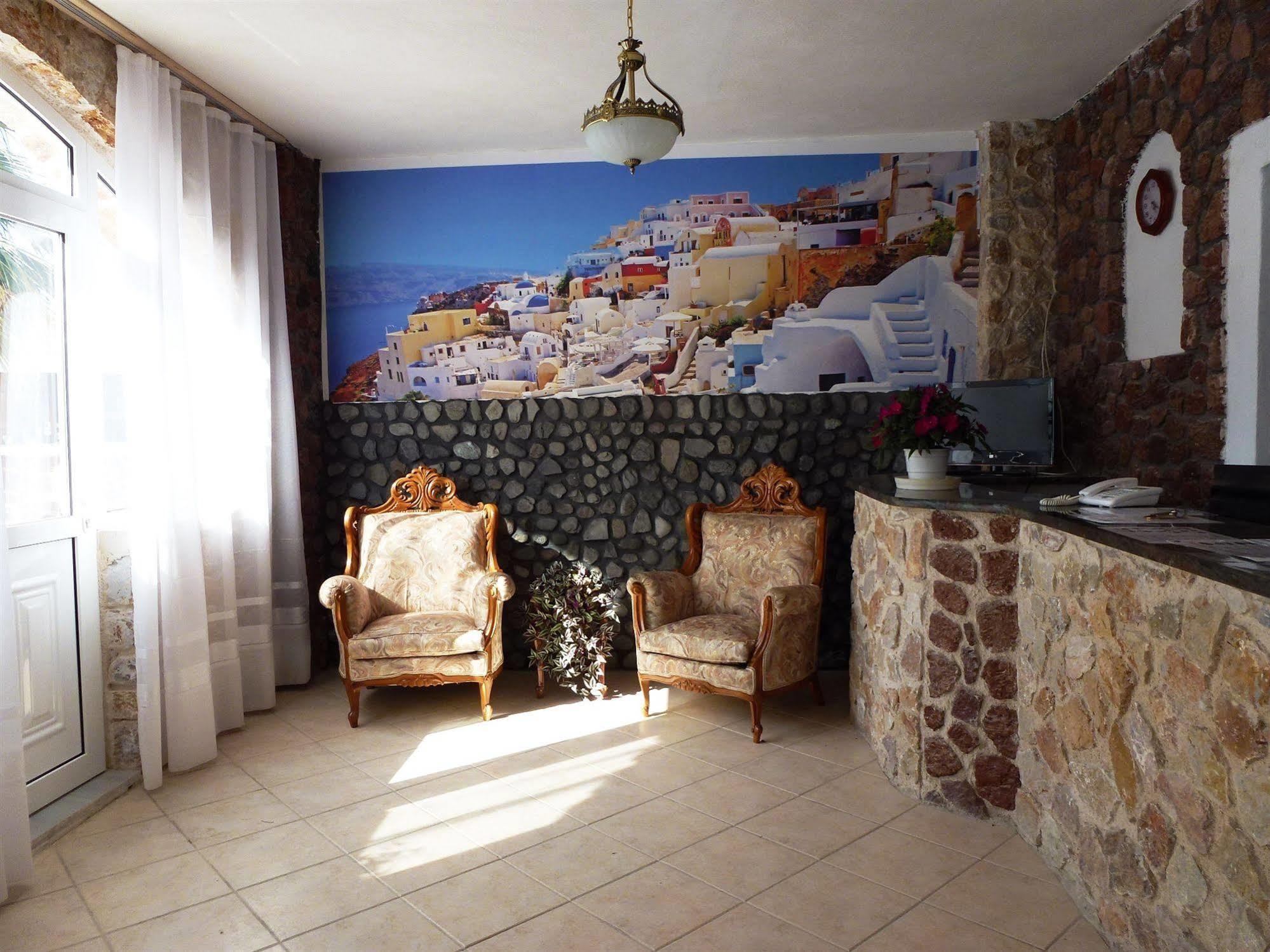 Atalos Kamari (Santorini)