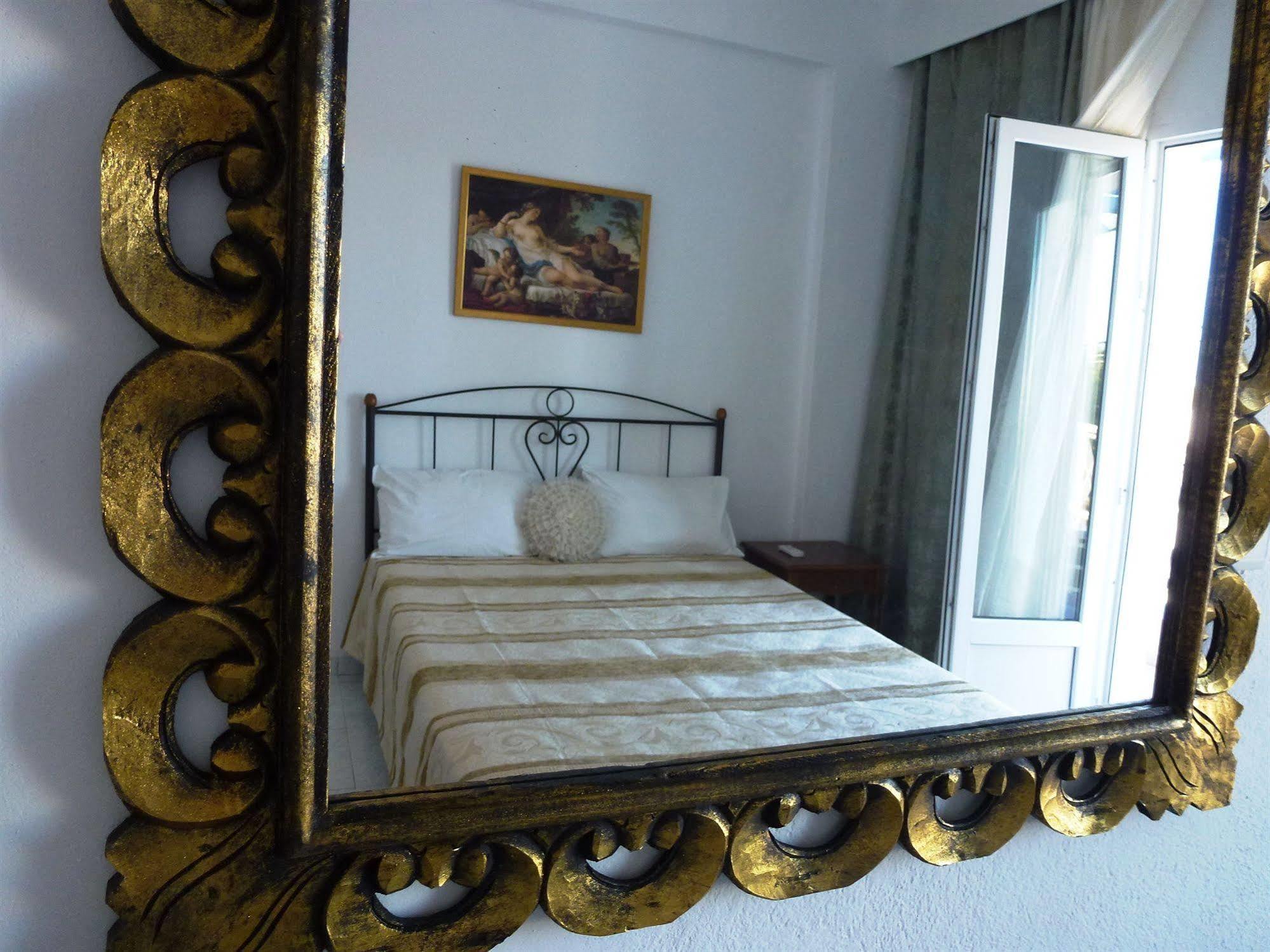 Atalos Aparthotel 3*
