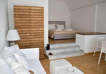 Manos Small World Hotel