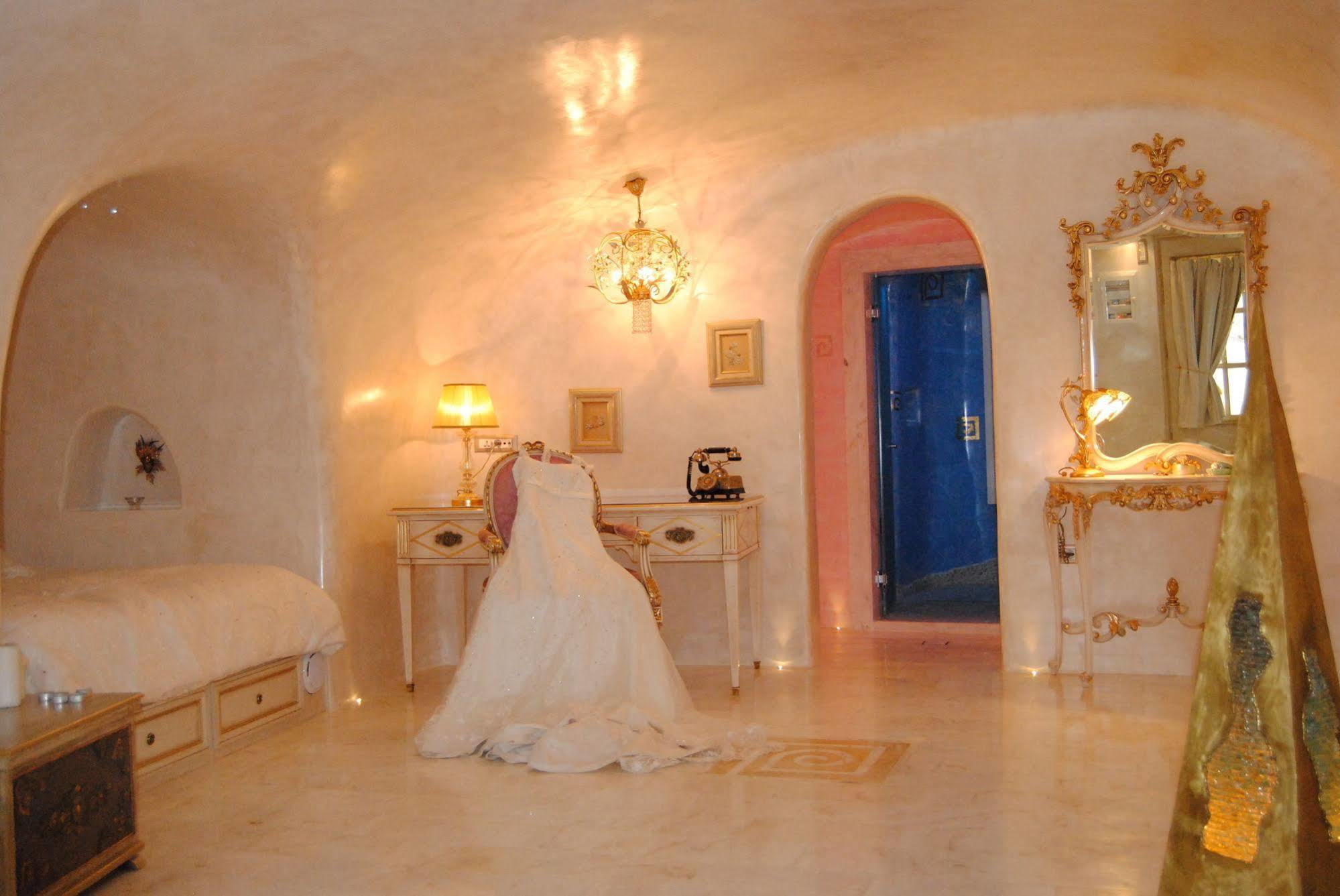 Art Maisons Castle Hotel Oía